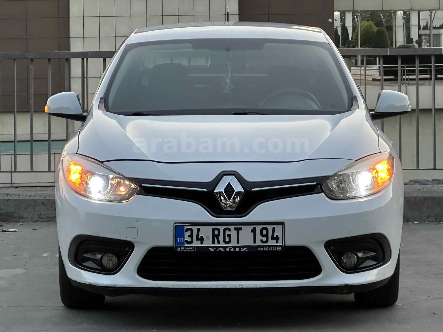 Galeriden Renault Fluence 1.5 dCi Touch 2015 Model İstanbul 179.500 km Beyaz 4