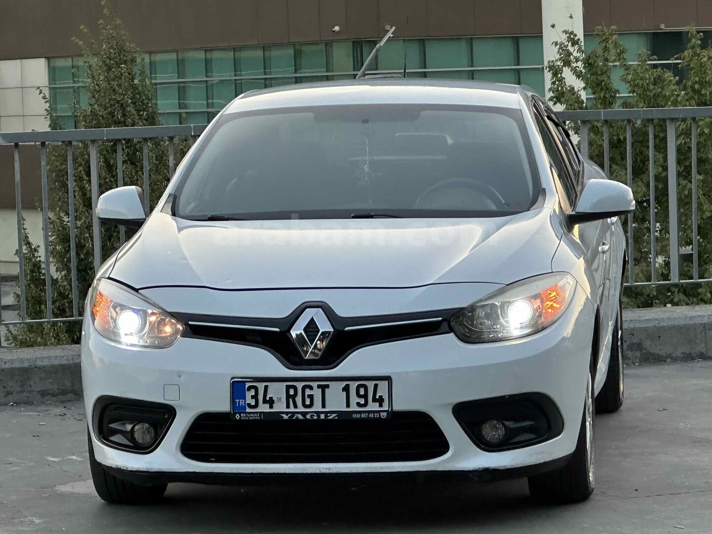 Galeriden Renault Fluence 1.5 dCi Touch 2015 Model İstanbul 179.500 km Beyaz 5