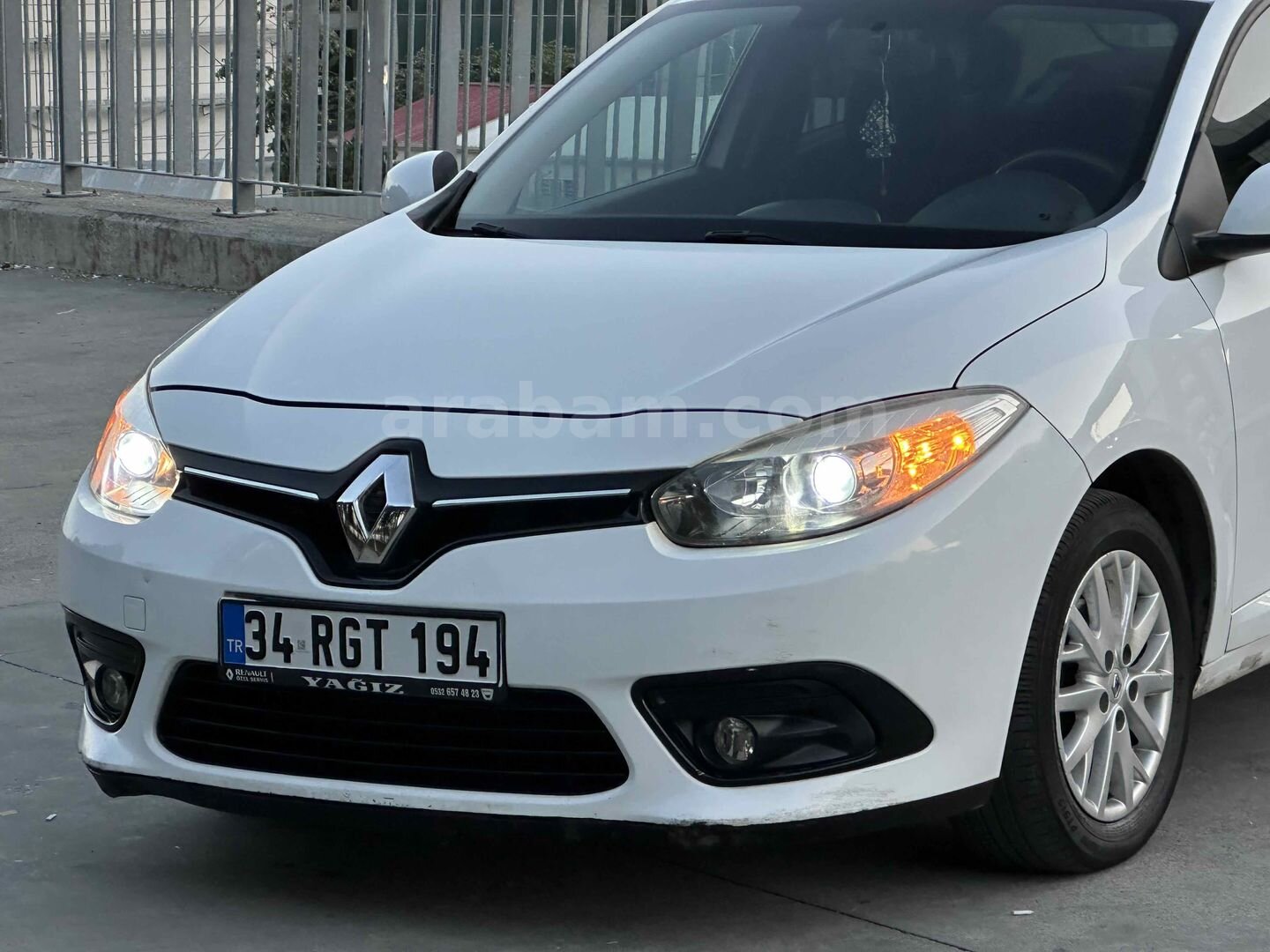 Galeriden Renault Fluence 1.5 dCi Touch 2015 Model İstanbul 179.500 km Beyaz 2