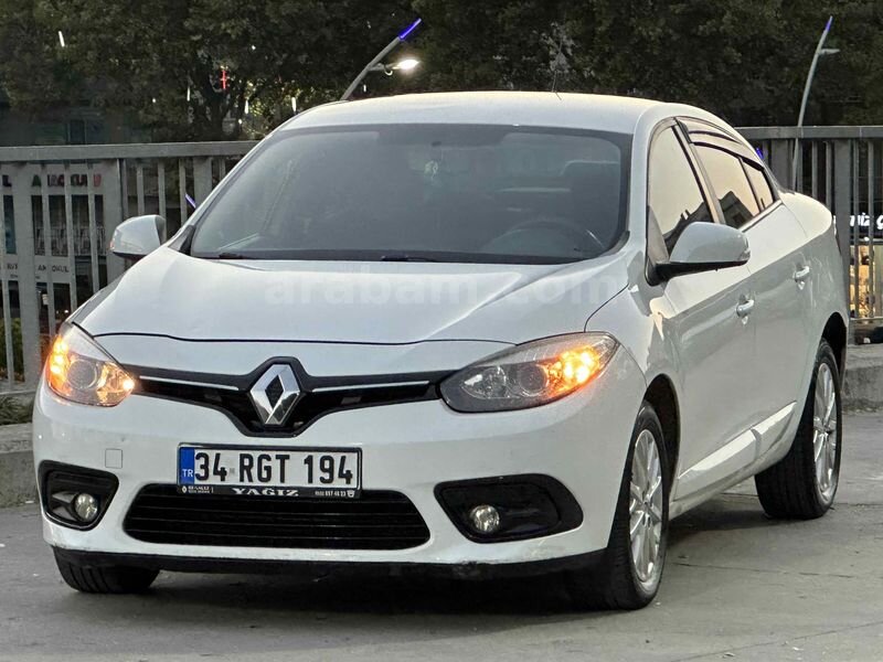 Galeriden Renault Fluence 1.5 dCi Touch 2015 Model İstanbul 179.500 km Beyaz
