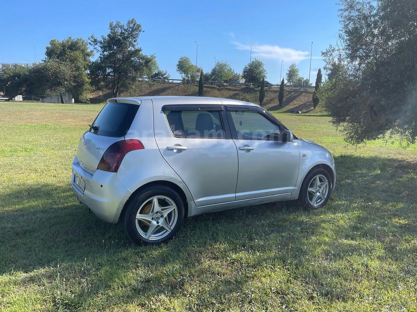 Sahibinden Suzuki Swift 1.3 DDiS GL 2011 Model Antalya 193.000 km Gri (Gümüş) 4