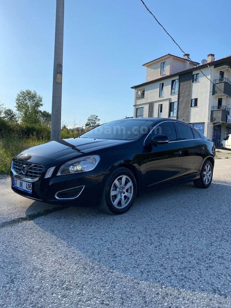 Sahibinden Volvo S60 1.6 D Premium 2013 Model Düzce 165.000 km Siyah 1