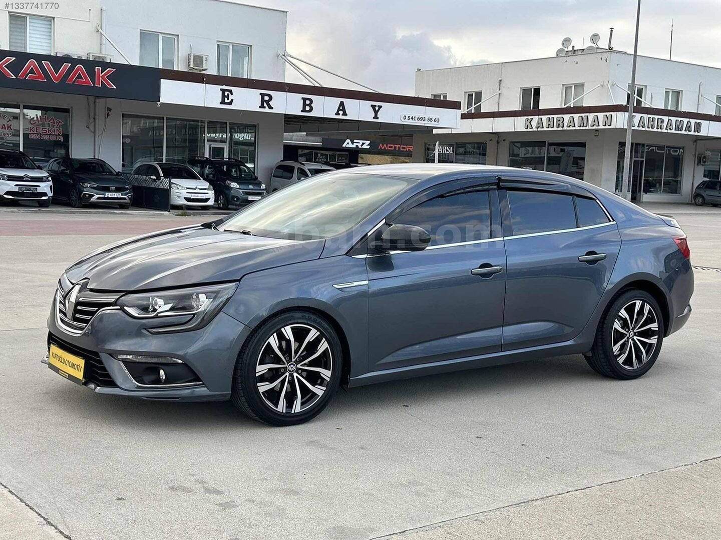 Galeriden Renault Megane 1.5 dCi Touch Plus 2017 Model Samsun 176.000 km Gri 4