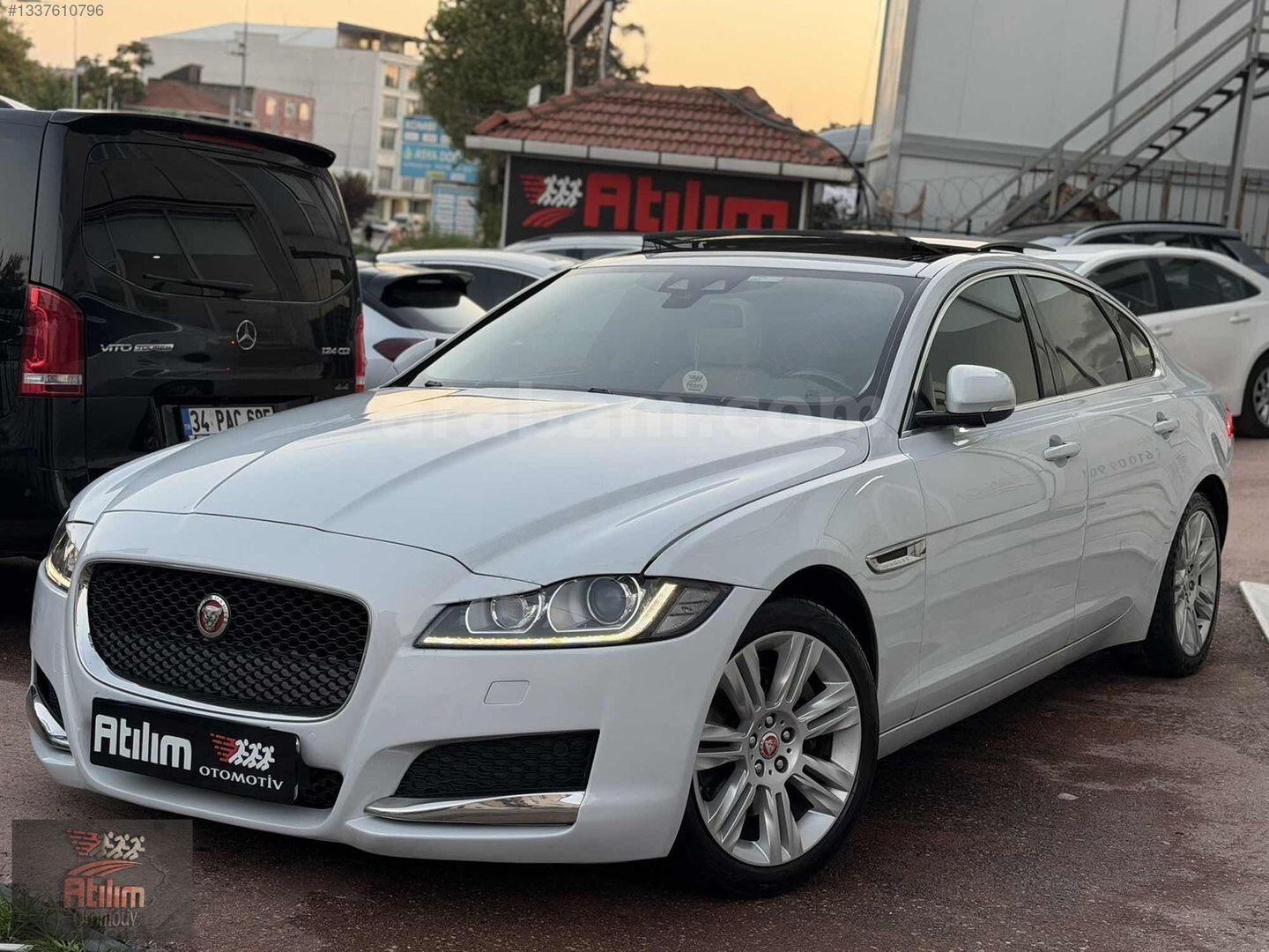 Galeriden Jaguar XF 2.0 D Prestige Plus 2015 Model İstanbul 175.000 km Beyaz 2