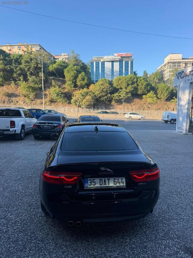 Galeriden Jaguar XE 2.0 D R-Sport Plus 2018 Model İstanbul 189.500 km Siyah 3