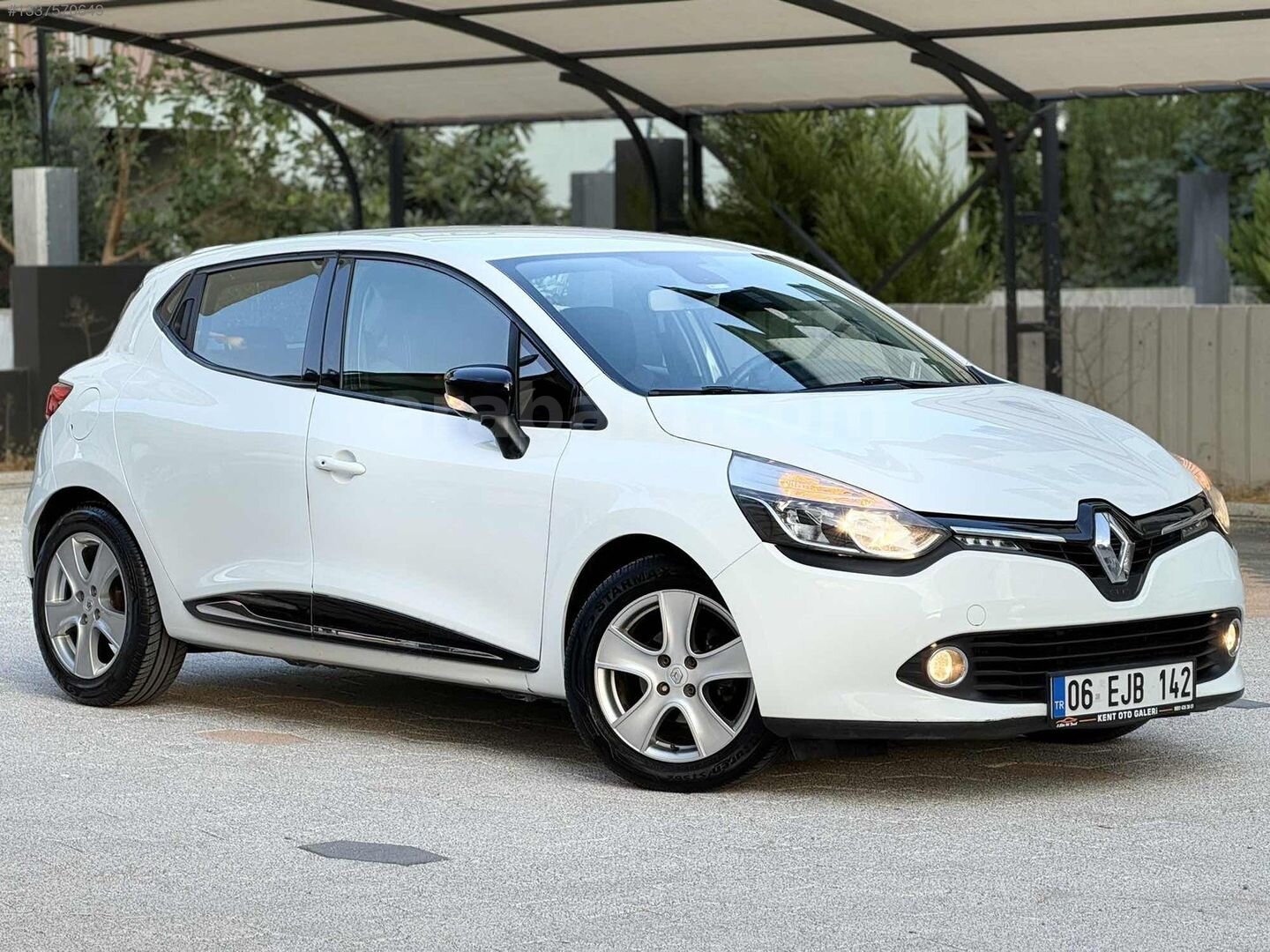Galeriden Renault Clio 1.5 dCi Icon 2015 Model Antalya 180.000 km Beyaz 2