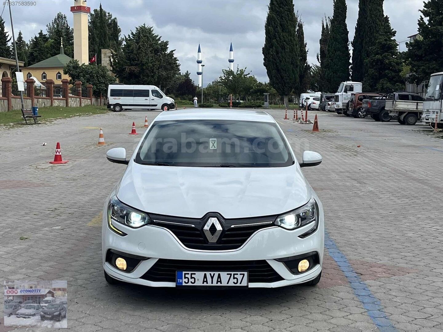 Galeriden Renault Megane 1.5 Blue DCI Touch 2020 Model Samsun 177.200 km Beyaz 1