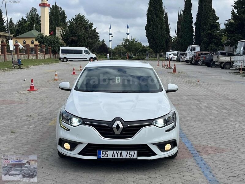 Galeriden Renault Megane 1.5 Blue DCI Touch 2020 Model Samsun 177.200 km Beyaz
