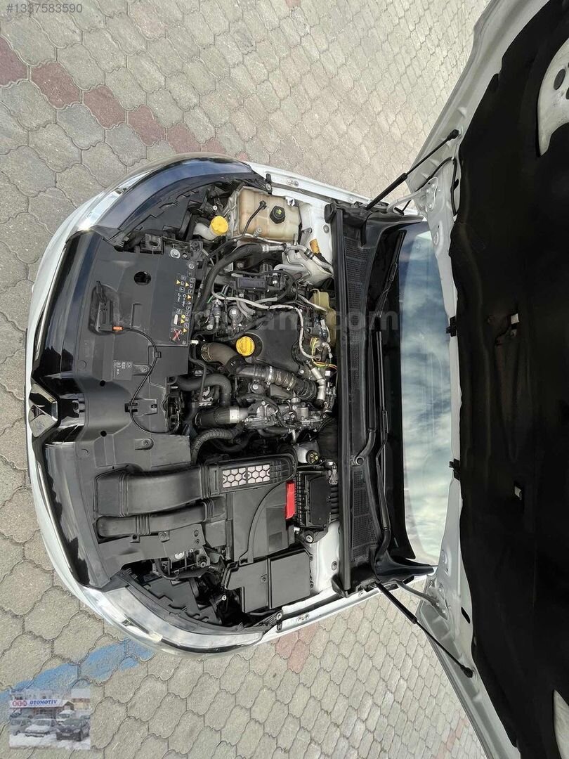 Galeriden Renault Megane 1.5 Blue DCI Touch 2020 Model Samsun 177.200 km Beyaz 2