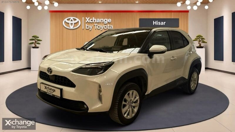 TOYOTA HİSAR'DAN 2023 YARİS CROSS 1.5 HYBRİD FLAME X-PACK
