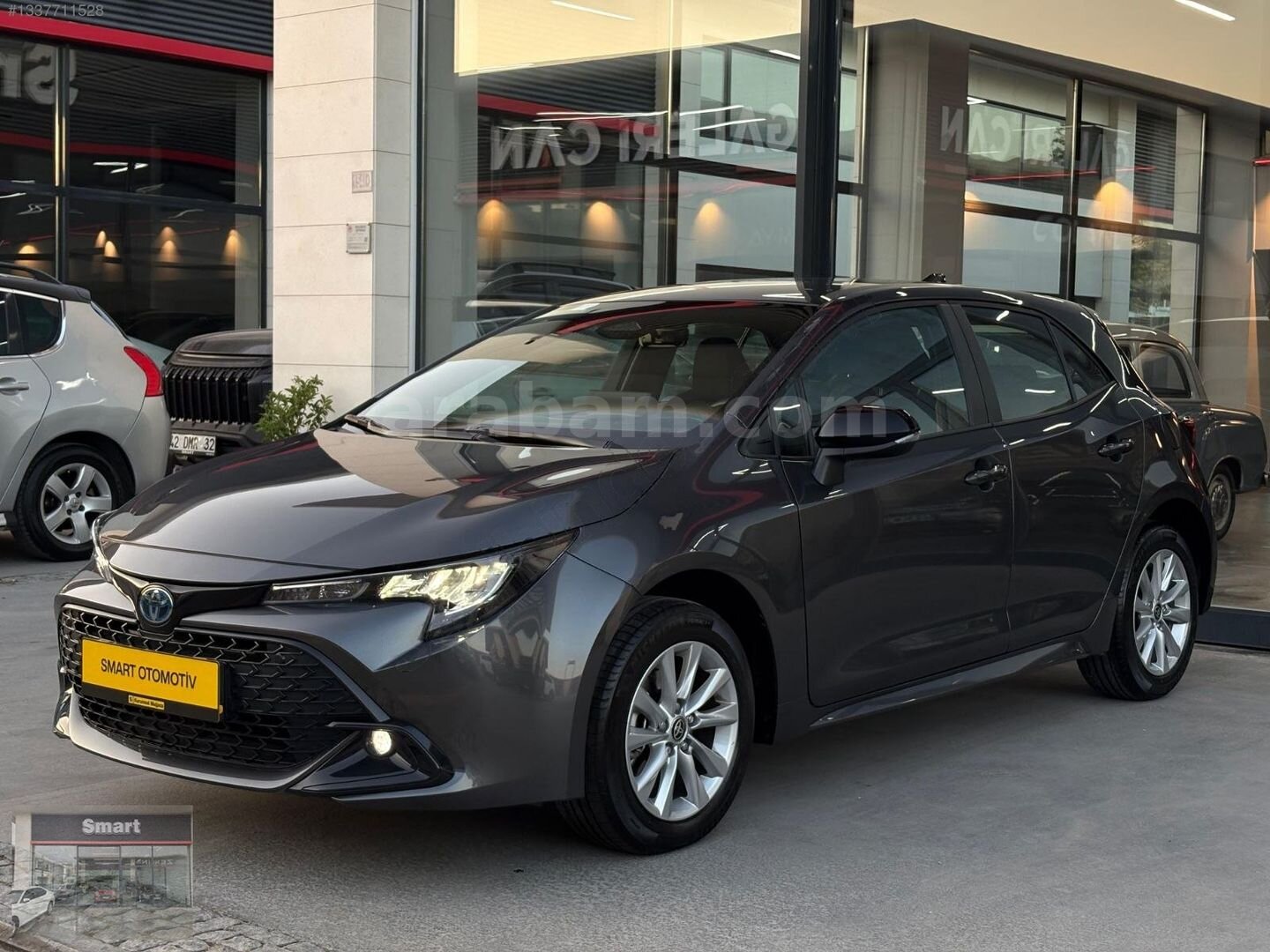 Galeriden Toyota Corolla 1.8 Hybrid Flame 2025 Model Konya 10.000 km Gri 3