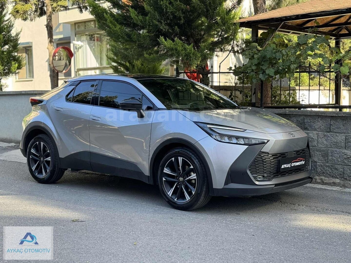 C-HR 1.8 Hybrid 4x2 Passion X-Style e-CVT CAM TAVAN... 3