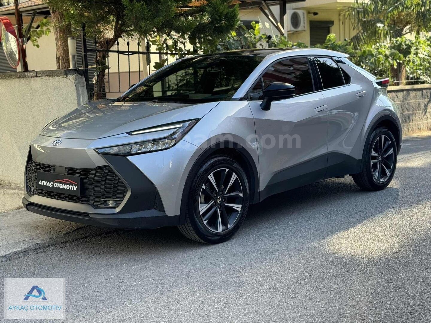 C-HR 1.8 Hybrid 4x2 Passion X-Style e-CVT CAM TAVAN... 6