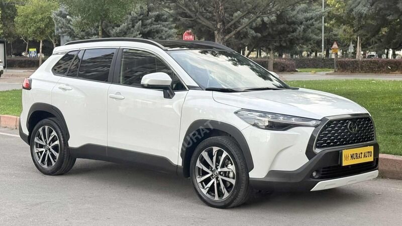 MURAT AUTO'DAN HATASIZ BOYASIZ TRAMERSİZ TOYOTA COROLLA CROSS