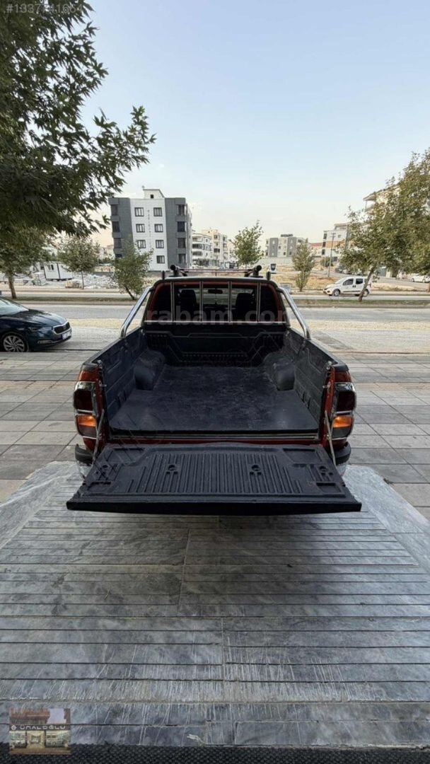 ÜNALOĞLUNDAN BOYASIZ TOYOTA HİLÜX 2.4 ADVANTURE 4x2 6