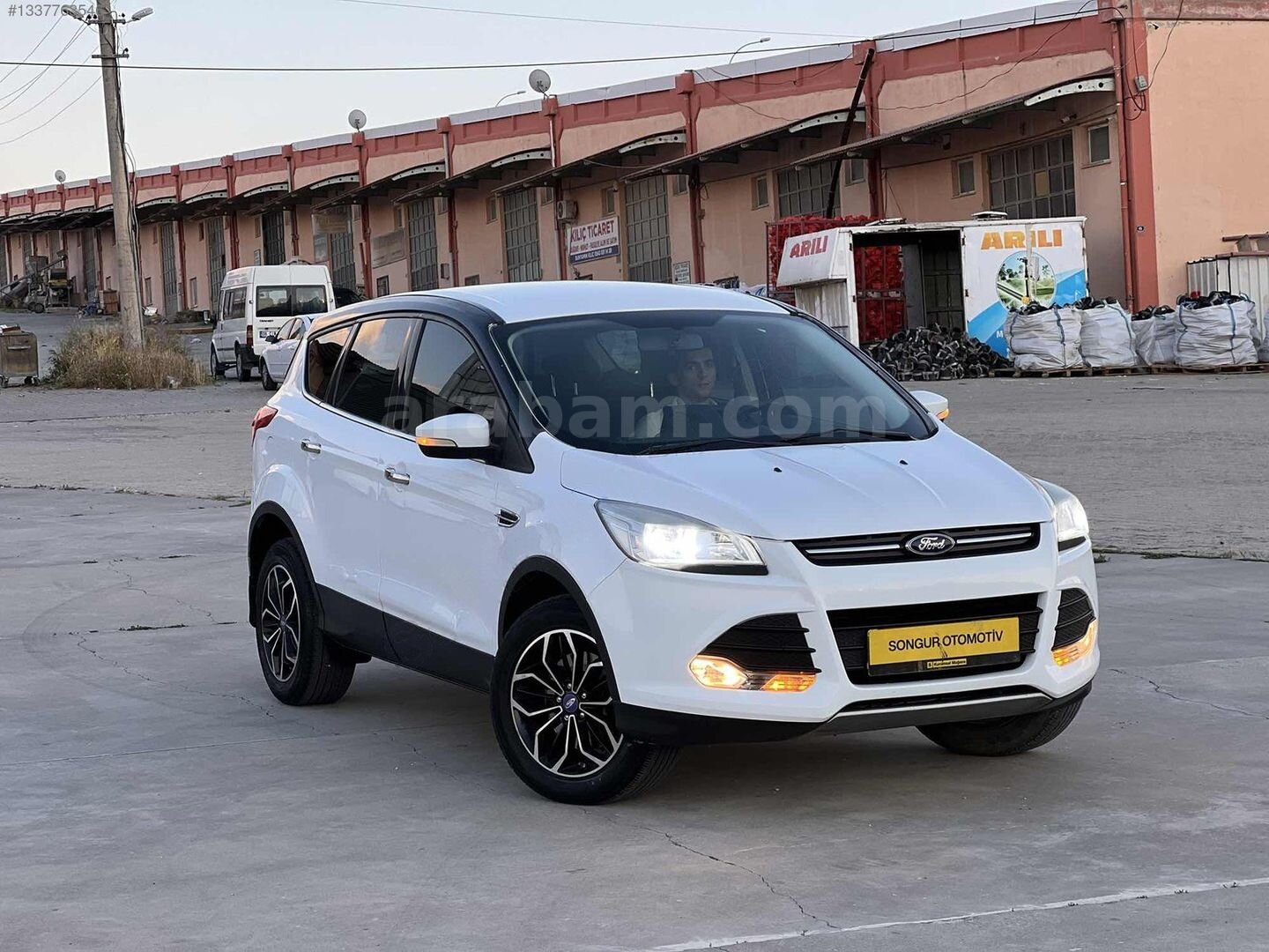 2015 FORD KUGA OTOMATİK NOKTA HATASIZ BOYASIZ HASAR KAYITSIZ 4