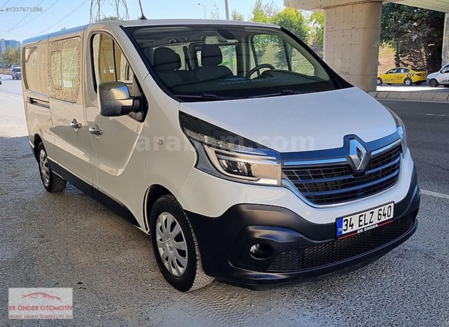 Galeriden Renault Trafic 2.0 BlueDCi Grand Confort 2021 Model İstanbul 102.000 km Beyaz 2