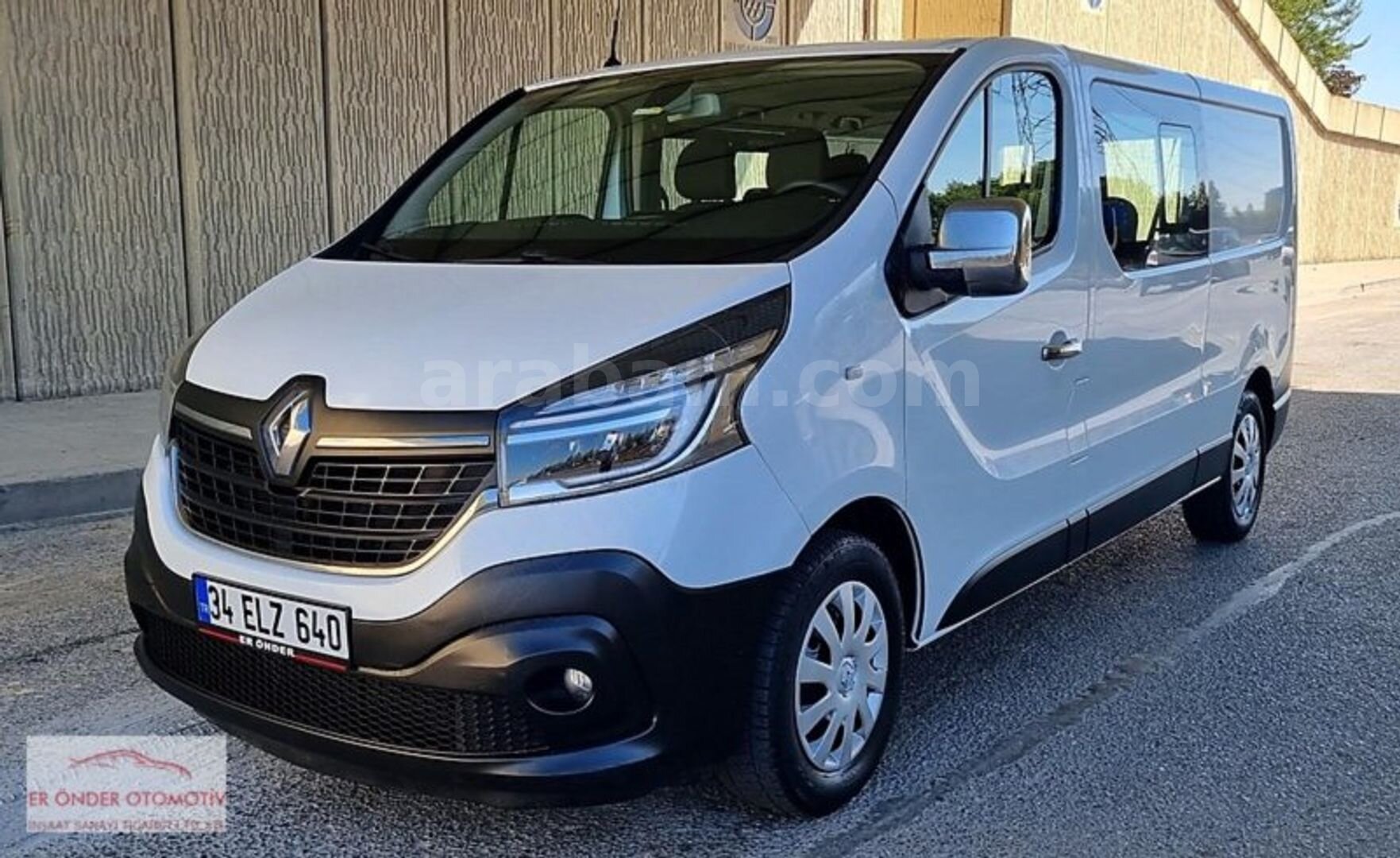 Galeriden Renault Trafic 2.0 BlueDCi Grand Confort 2021 Model İstanbul 102.000 km Beyaz 1