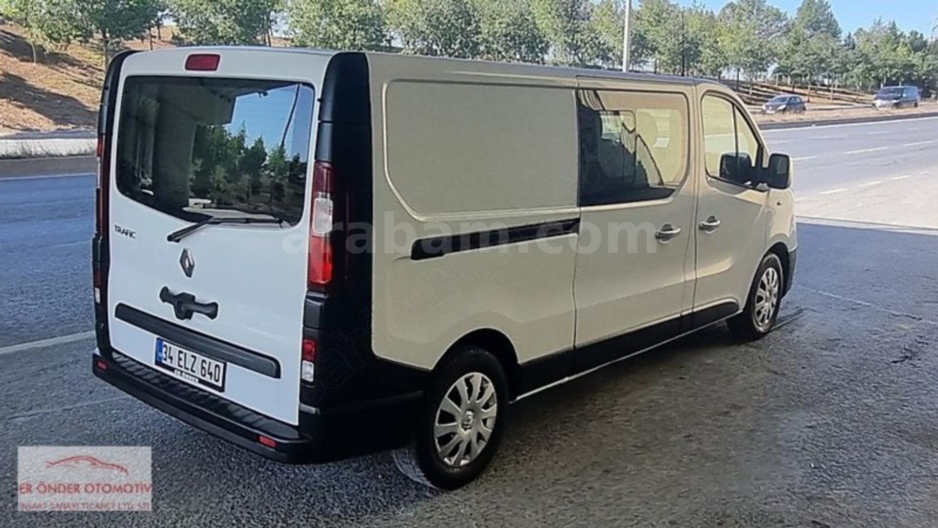 Galeriden Renault Trafic 2.0 BlueDCi Grand Confort 2021 Model İstanbul 102.000 km Beyaz 4
