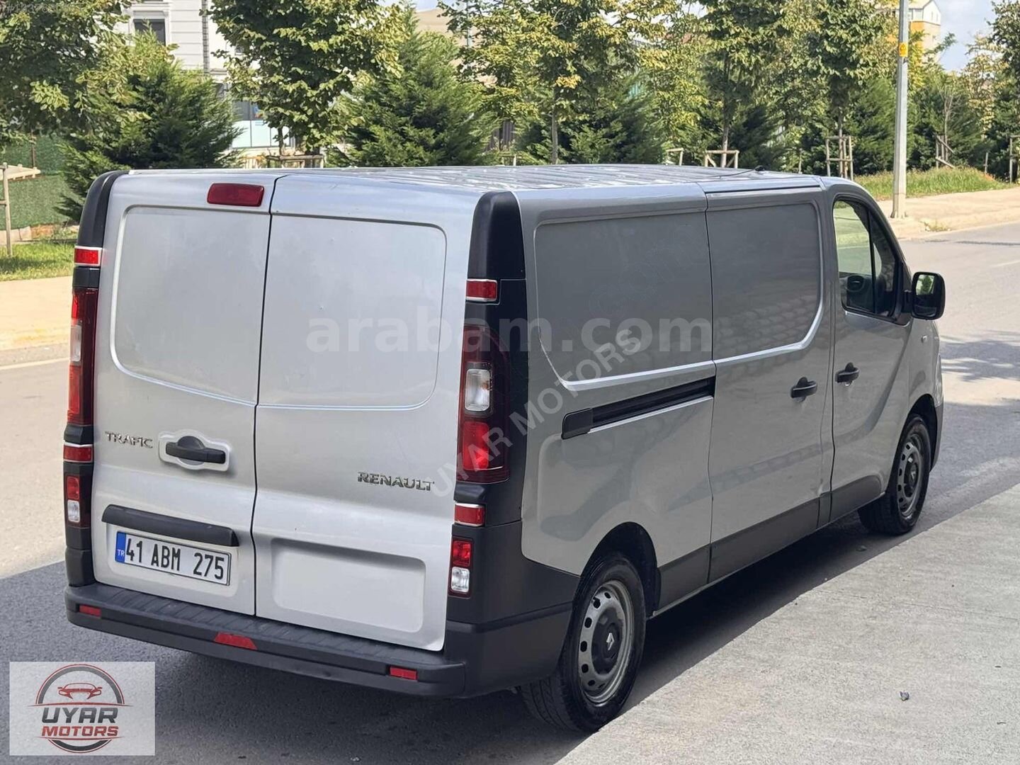 Galeriden Renault Trafic 1.6 DCI Grand Confort 2017 Model İstanbul 408.000 km Gri 4