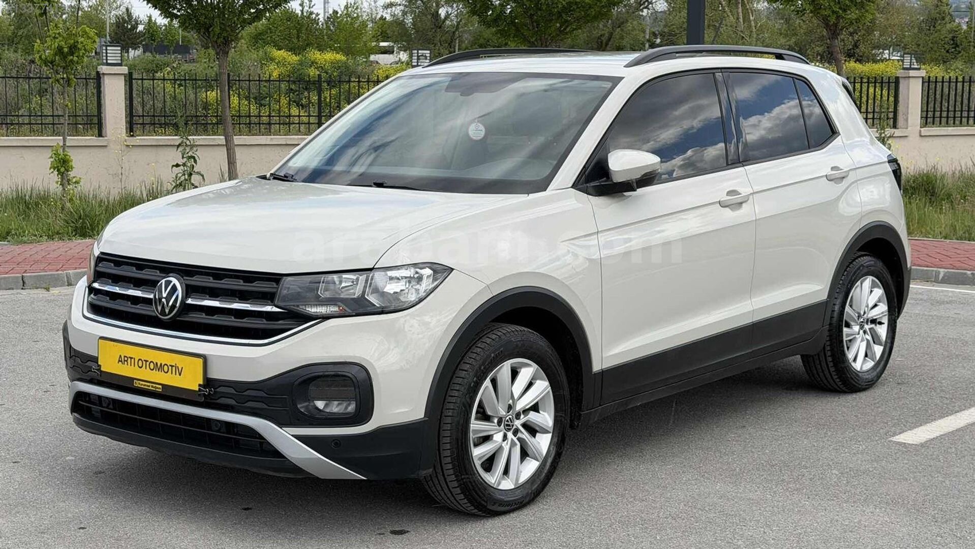 Galeriden Volkswagen T-Cross 1.0 TSI Life 2022 Model Kütahya 57.000 km Bej 2