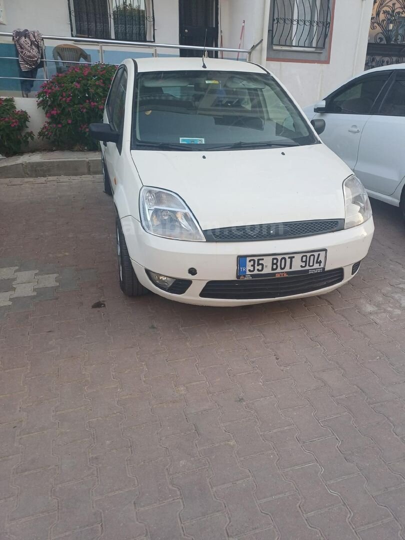 Sahibinden Ford Fiesta 1.4 TDCi Comfort 2004 Model İzmir 226.000 km Beyaz 3