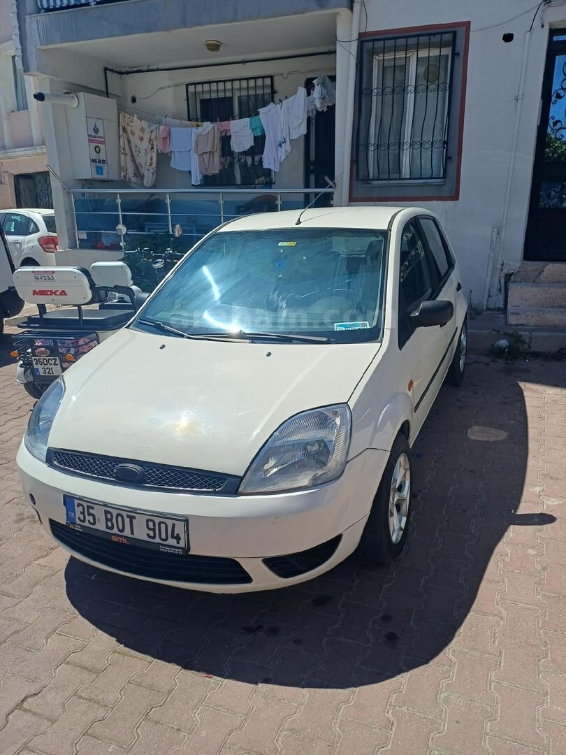 Sahibinden Ford Fiesta 1.4 TDCi Comfort 2004 Model İzmir 226.000 km Beyaz 1