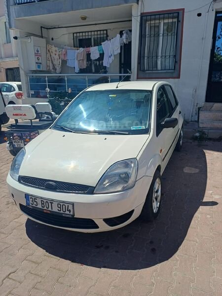 Sahibinden Ford Fiesta 1.4 TDCi Comfort 2004 Model İzmir 226.000 km Beyaz