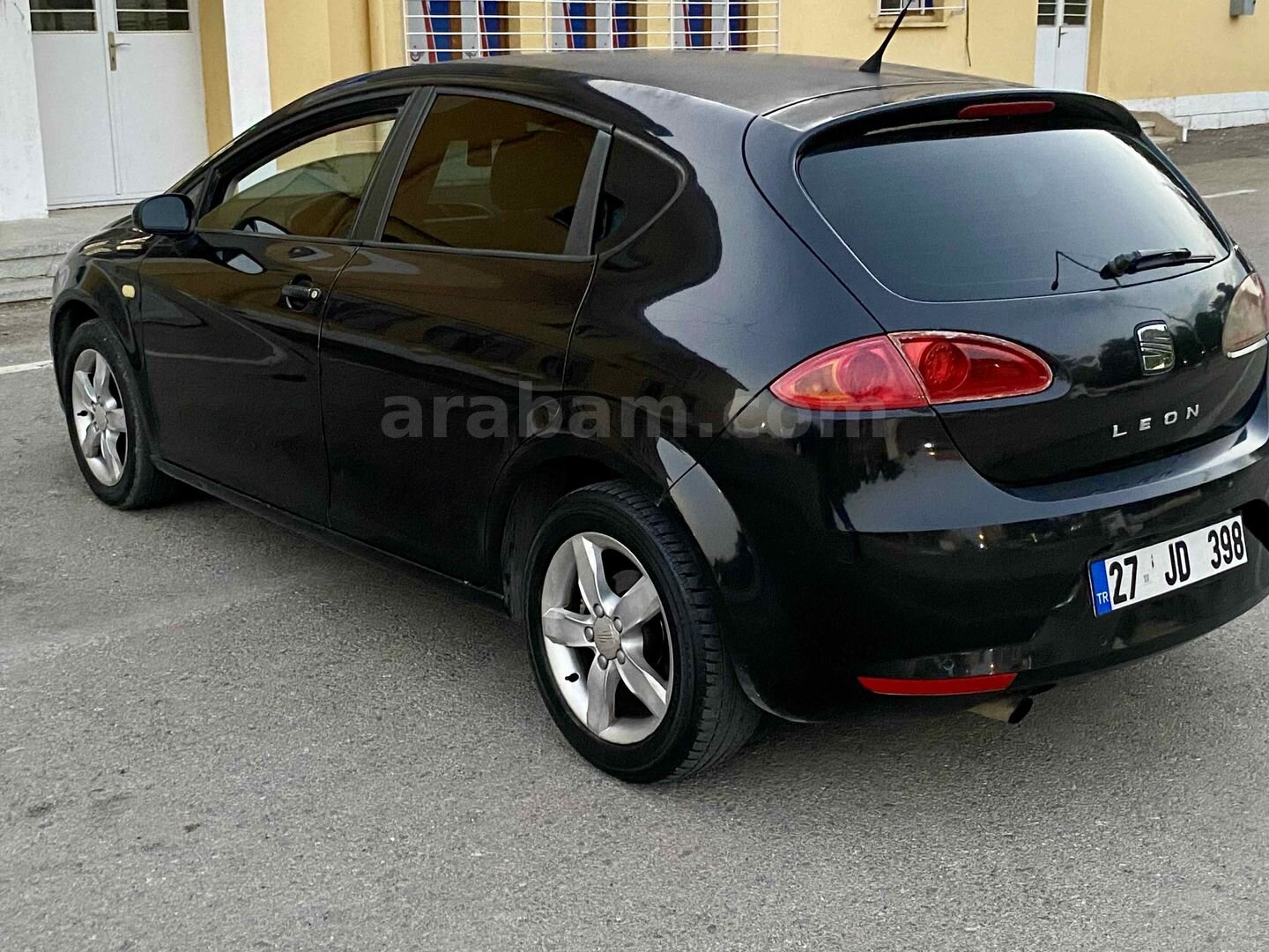 Galeriden Seat Leon 1.6 Stylance 2008 Model Gaziantep 410.000 km Siyah 4