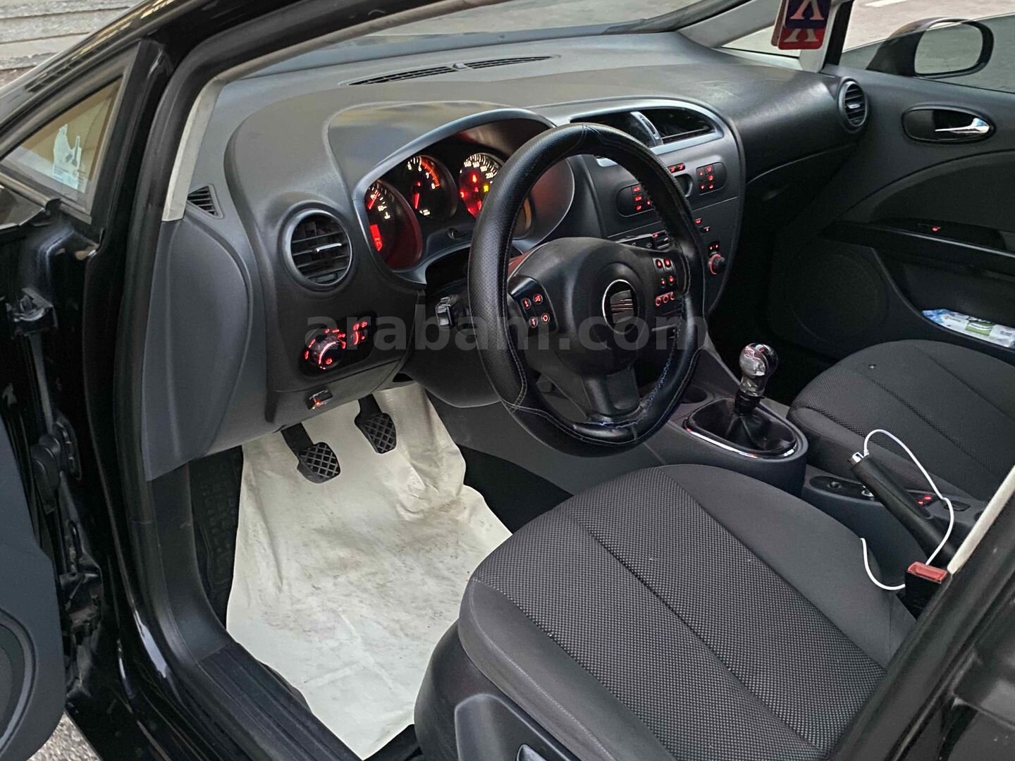 Galeriden Seat Leon 1.6 Stylance 2008 Model Gaziantep 410.000 km Siyah 7