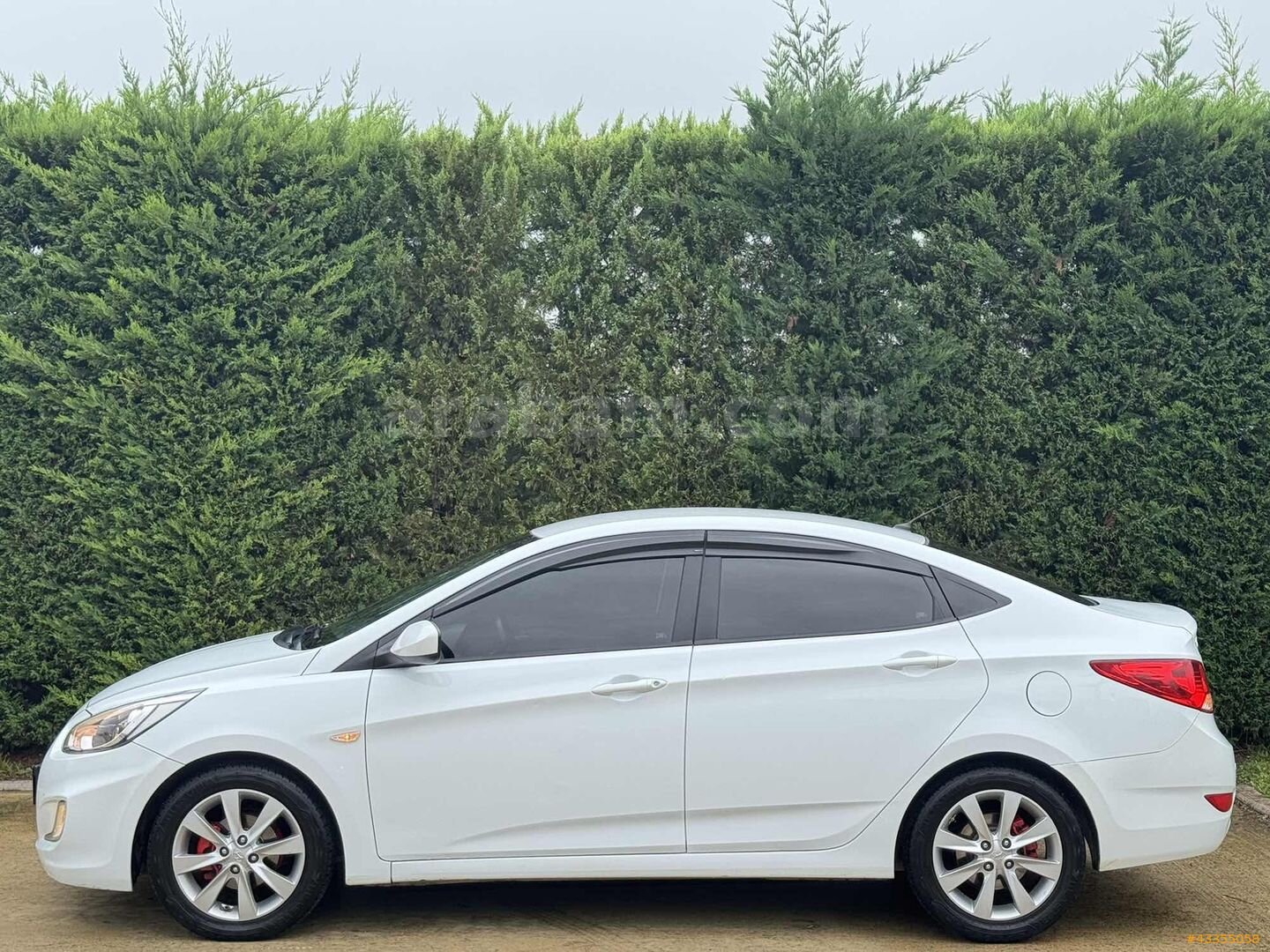Galeriden Hyundai Accent Blue 1.6 CRDI Mode Plus 2016 Model Sakarya 166.000 km Beyaz 7