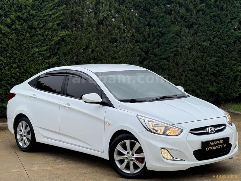 Galeriden Hyundai Accent Blue 1.6 CRDI Mode Plus 2016 Model Sakarya 166.000 km Beyaz
