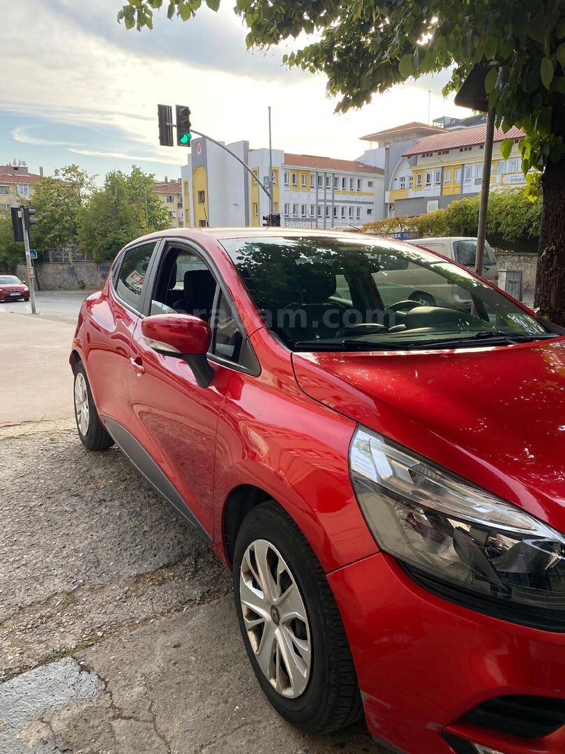 Galeriden Renault Clio 1.2 Joy 2019 Model İstanbul 48.000 km Kırmızı 3