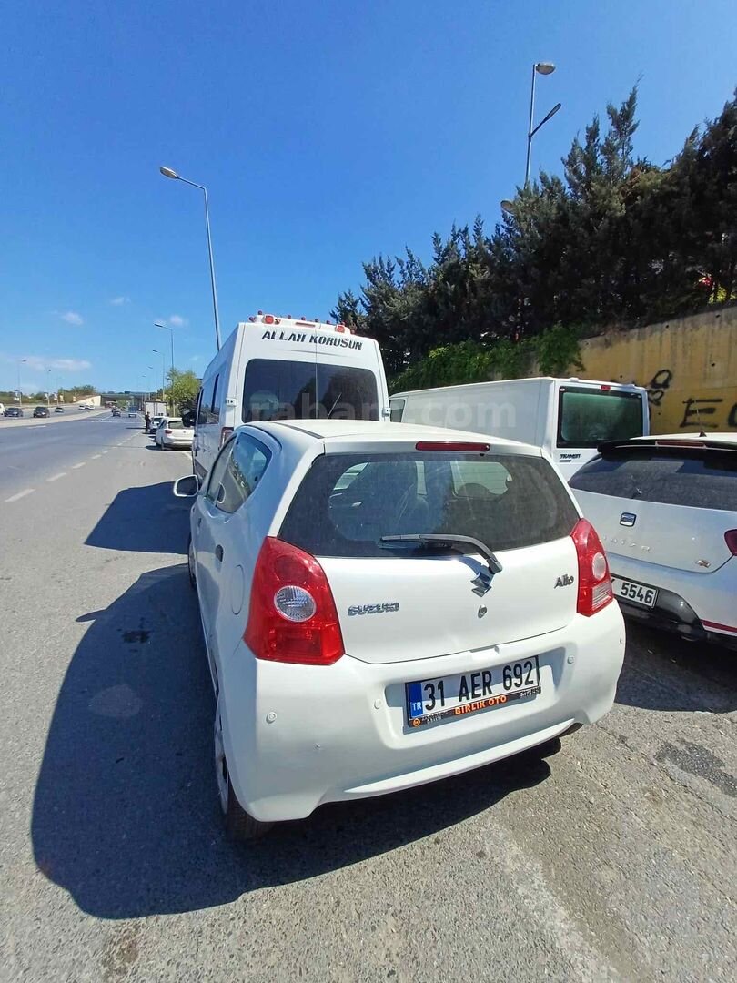 Sahibinden Suzuki Alto 1.0 GL 2010 Model İstanbul 239.000 km Beyaz 2