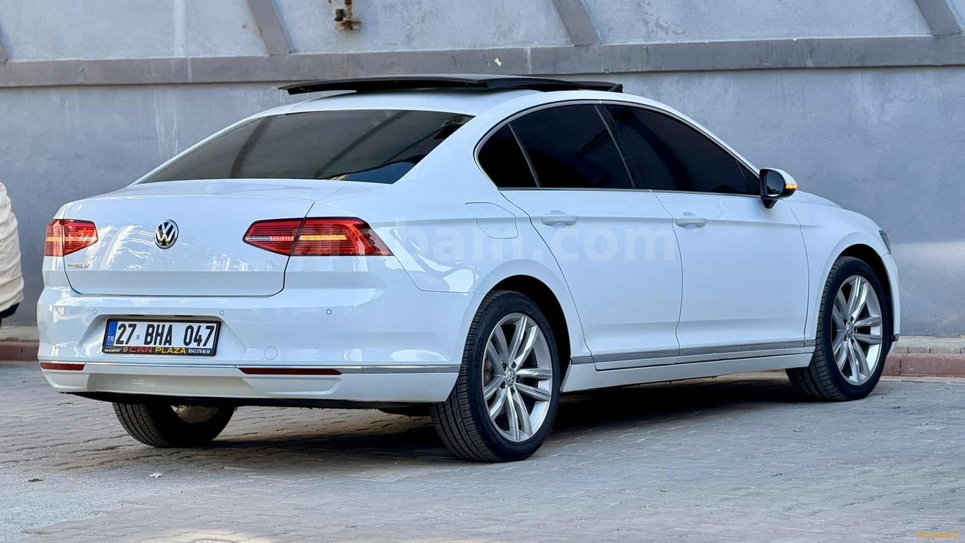 Galeriden Volkswagen Passat 1.6 TDi BlueMotion Highline 2018 Model Gaziantep 278.000 km Beyaz 5