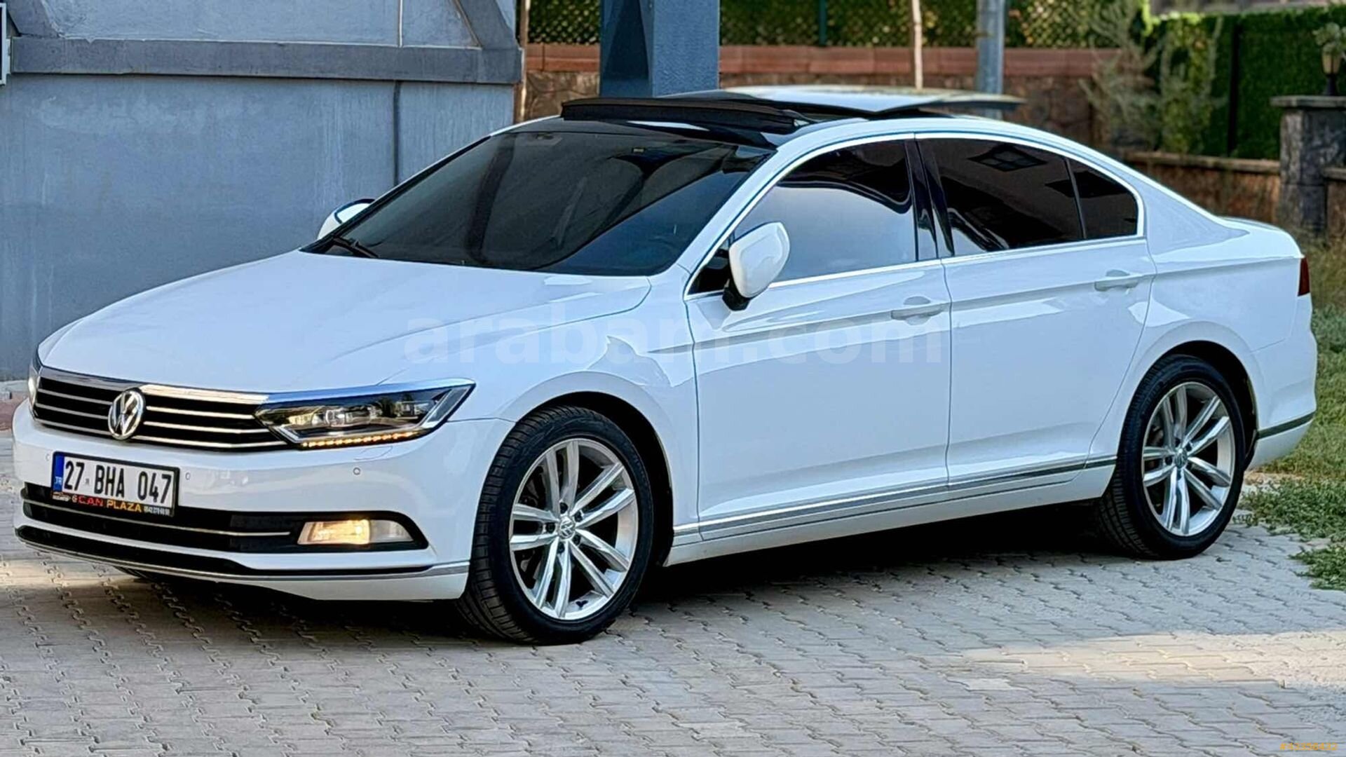 Galeriden Volkswagen Passat 1.6 TDi BlueMotion Highline 2018 Model Gaziantep 278.000 km Beyaz 3