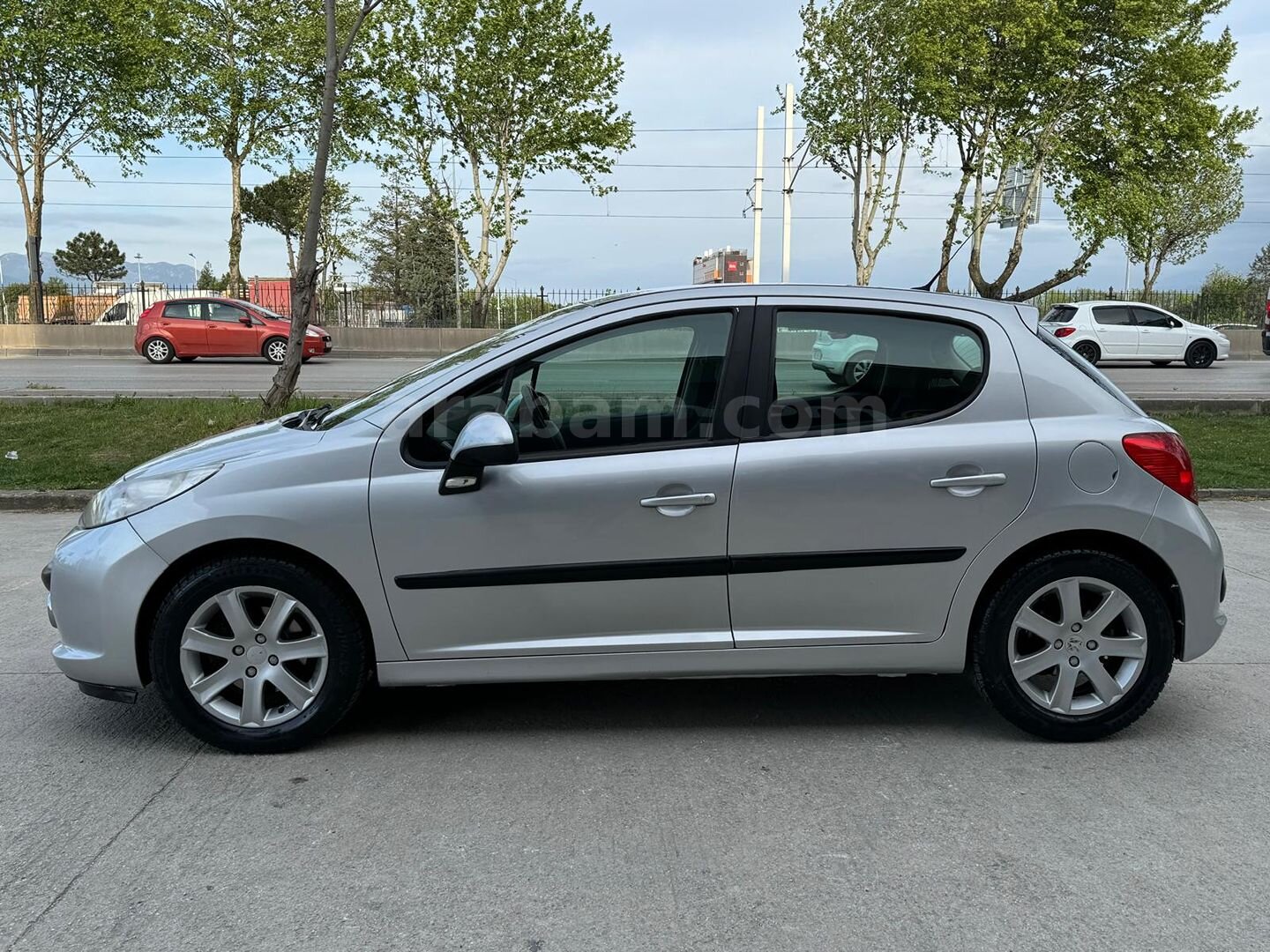 SSS CARS TAM OTOMATİK VİTES 1.6 MOTOR 120 HP SADECE 131 BİNDE 6