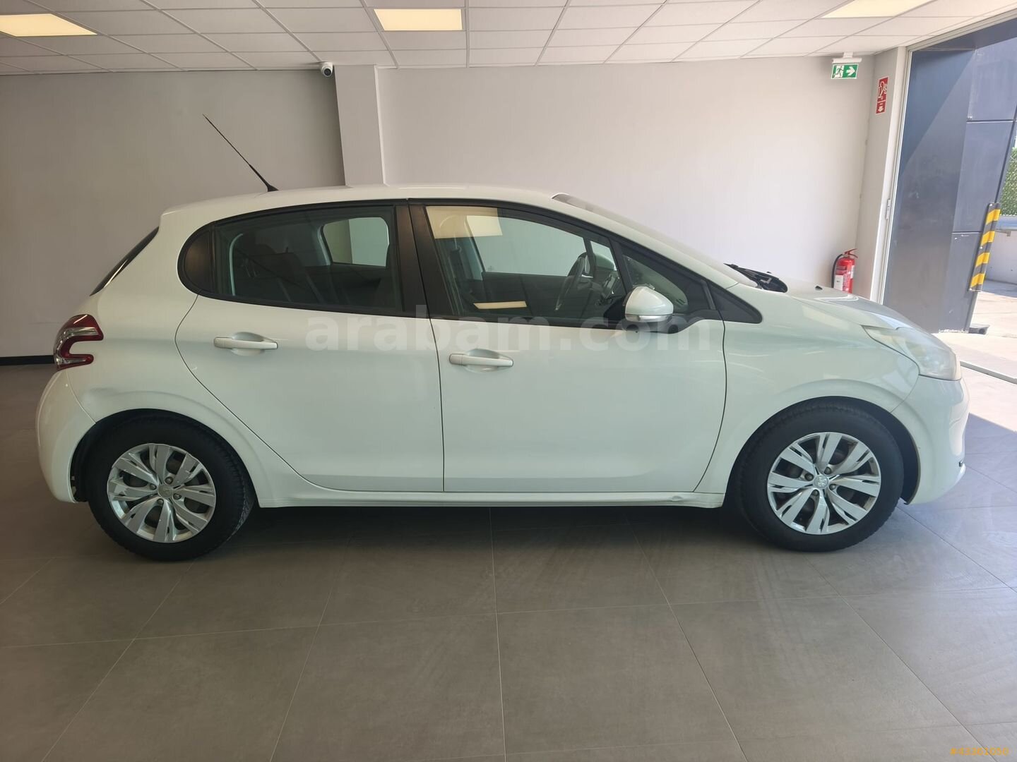 NOVAMER 2.EL 2015 PEUGEOUT 208 1.4 HDI ACTİVE 4