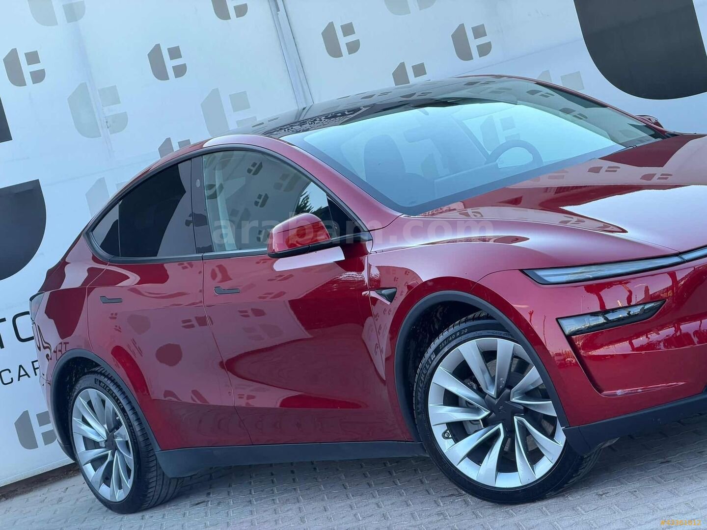Galeriden Tesla Model Y Long Range (Juniper) 2025 Model İzmir 25.000 km Kırmızı 4