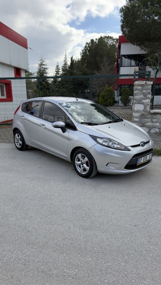 Galeriden Ford Fiesta 1.4 TDCi Trend 2012 Model Burdur 265.000 km Gri (Gümüş) 2