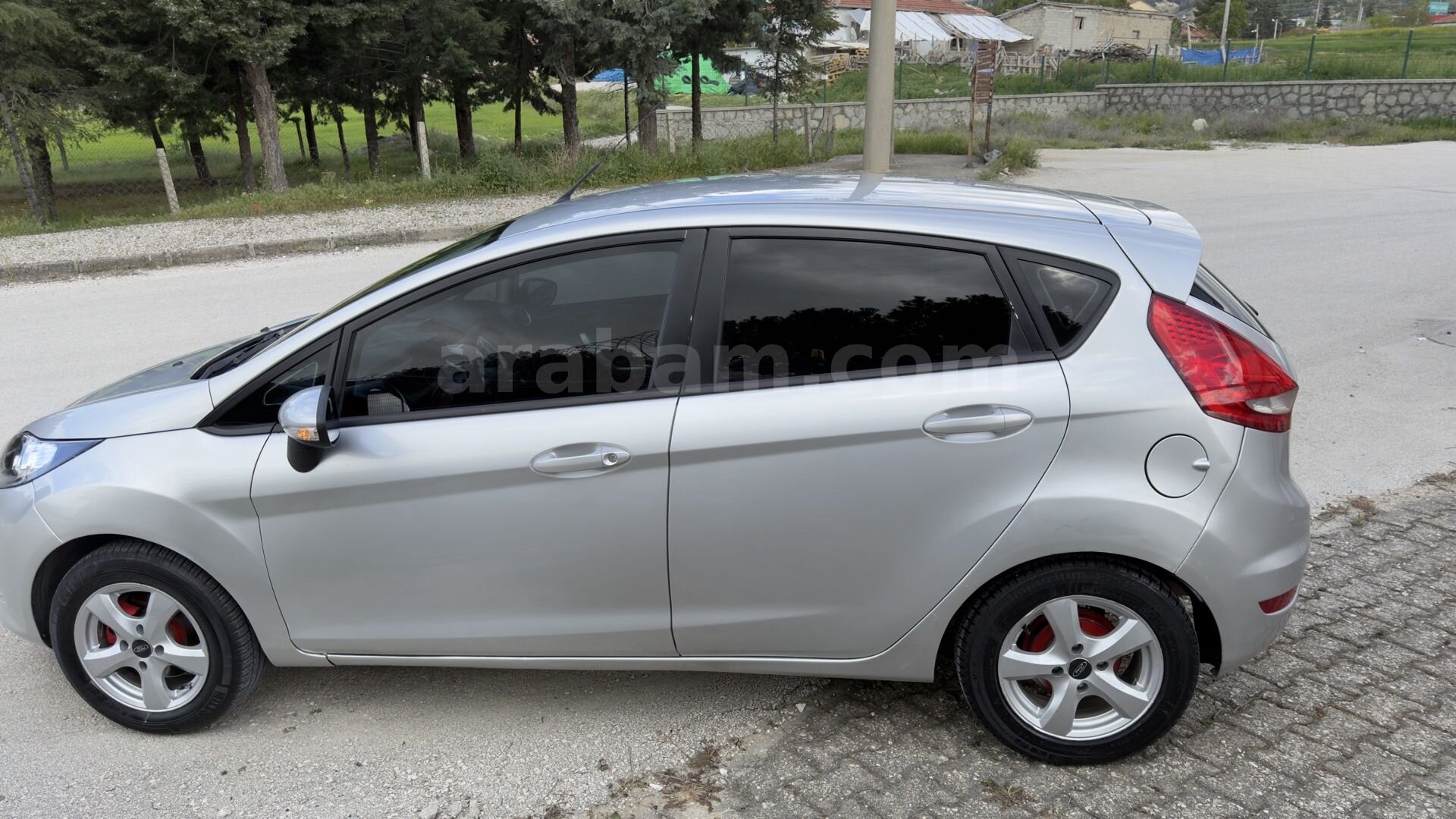 Galeriden Ford Fiesta 1.4 TDCi Trend 2012 Model Burdur 265.000 km Gri (Gümüş) 4