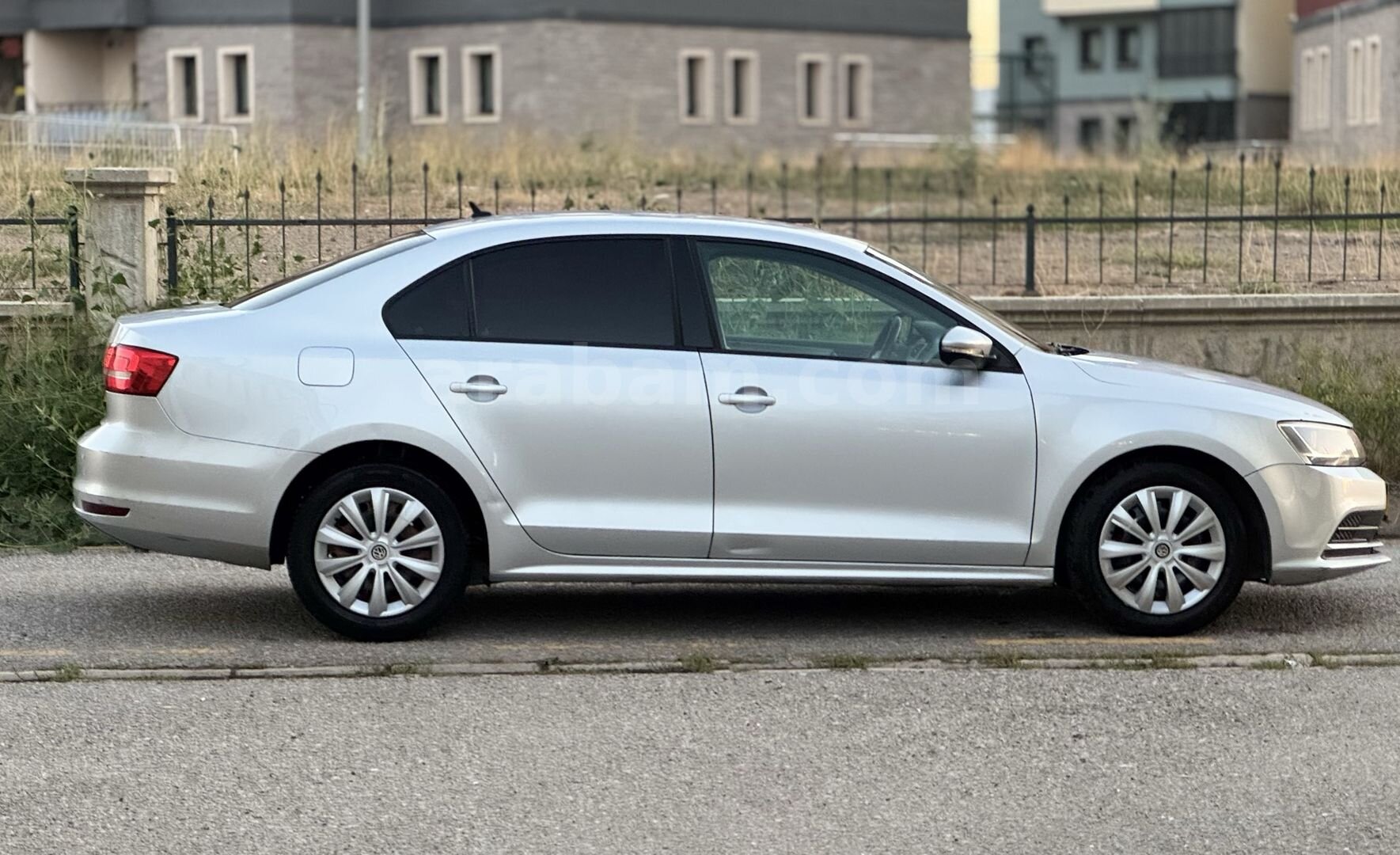 Galeriden Volkswagen Jetta 1.2 TSi BlueMotion Trendline 2015 Model Erzurum 169.491 km Gri 7