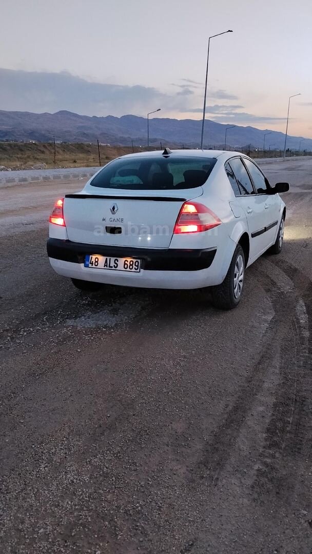 Sahibinden Renault Megane 1.5 dCi Sportway 2006 Model Ağrı 480.000 km Beyaz 6