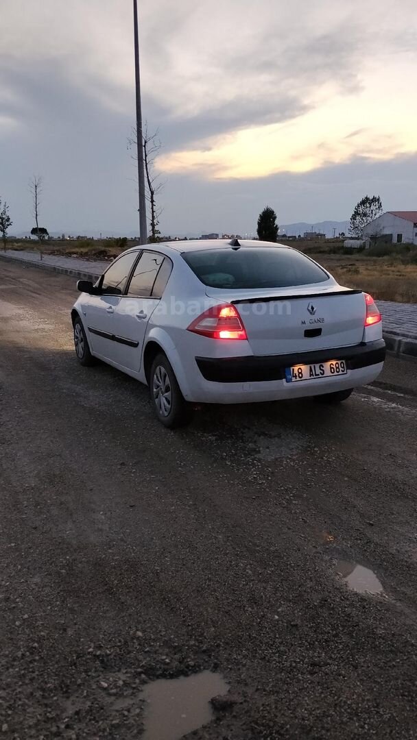 Sahibinden Renault Megane 1.5 dCi Sportway 2006 Model Ağrı 480.000 km Beyaz 5