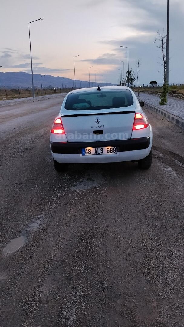 Sahibinden Renault Megane 1.5 dCi Sportway 2006 Model Ağrı 480.000 km Beyaz 7