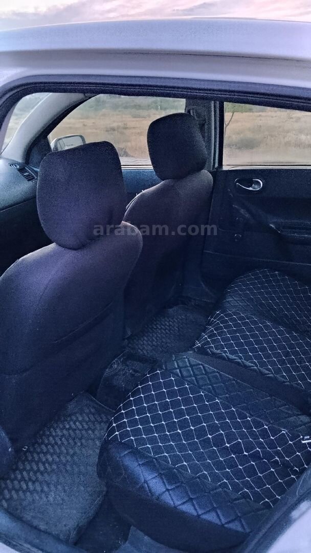 Sahibinden Renault Megane 1.5 dCi Sportway 2006 Model Ağrı 480.000 km Beyaz 4