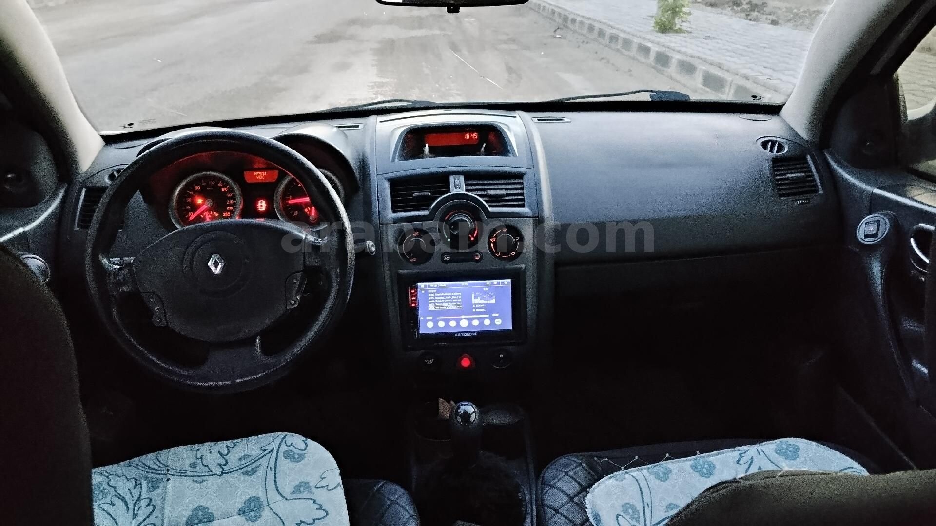 Sahibinden Renault Megane 1.5 dCi Sportway 2006 Model Ağrı 480.000 km Beyaz 3