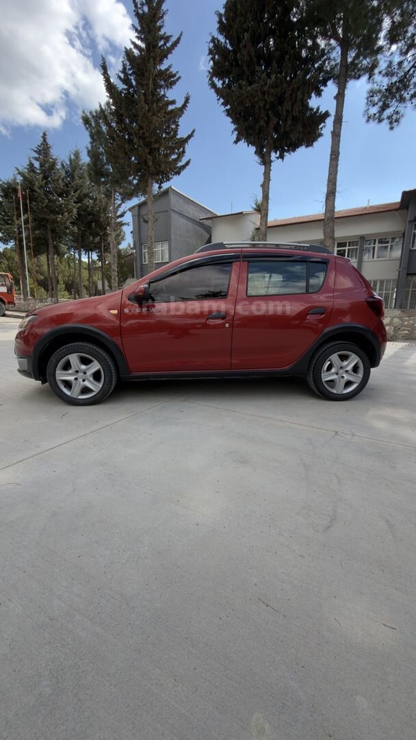 Galeriden Dacia Sandero 1.5 dCi Stepway 2015 Model Burdur 188.000 km Kırmızı 4