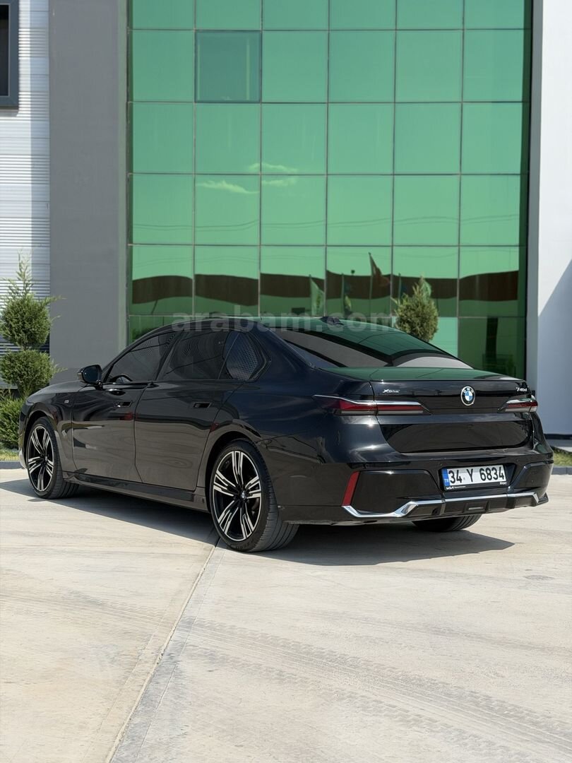Galeriden BMW 7 Serisi 740d xDrive M Excellence 2024 Model Aksaray 20.000 km Siyah 4