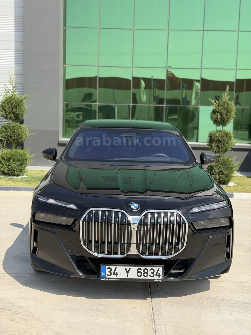 Galeriden BMW 7 Serisi 740d xDrive M Excellence 2024 Model Aksaray 20.000 km Siyah 2